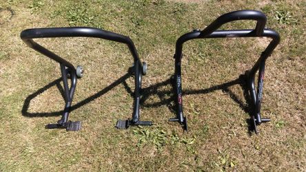 Motorcycle stands front and fear