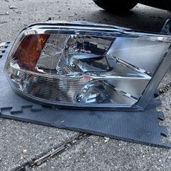 Ram 1500 Headlight 