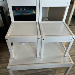 Toddler Table And two Chairs 