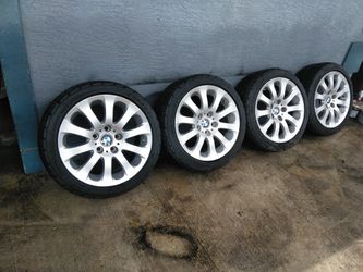 17" WHEELS AND TIRES FOR 2008 BMW ,TIRE SIZE ( 225/45/17), IN VERY GOOD CONDITION,MAY FIT DIFFERENT YEAR OR MODEL,PLEASE CALL OR TEXT