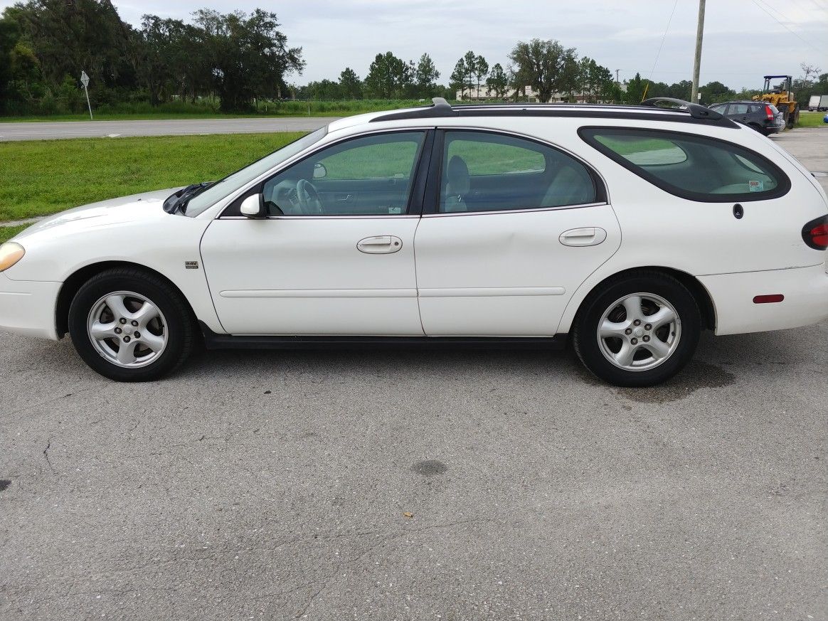 2003 Ford Taurus