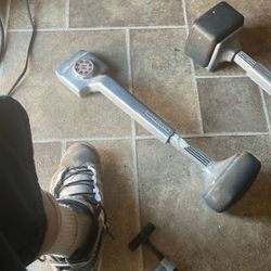 Knee kicker