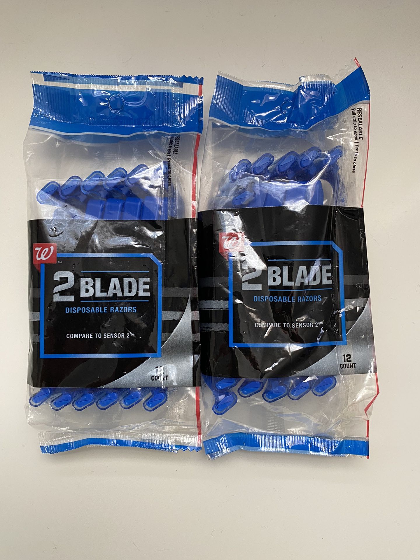 12 Pack Men’s razors 
