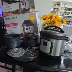 Instant Pot - Pressure Cook - MOVING SALE