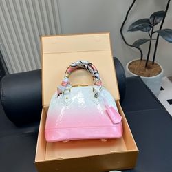 Louis Vuitton powder white bag