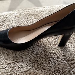 Cole Han  Brand-new women’s Go-To-Park Pumps - Size 8.5 - Color Black 