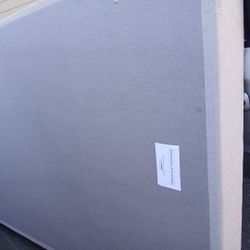 Tempur Flat Box Spring Queen Size Like new