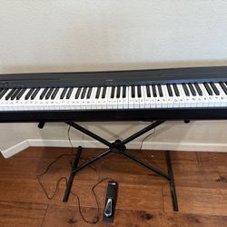 Yamaha Keyboard With Piano 