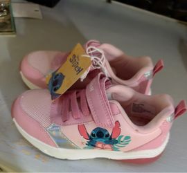 Girls sneakers