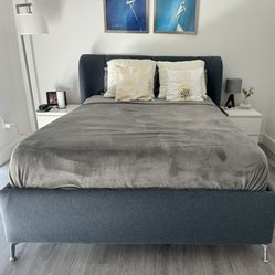 Queen Bed Frame with 4 drawers