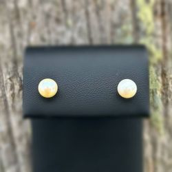 14k yellow gold natural pearl stud earrings