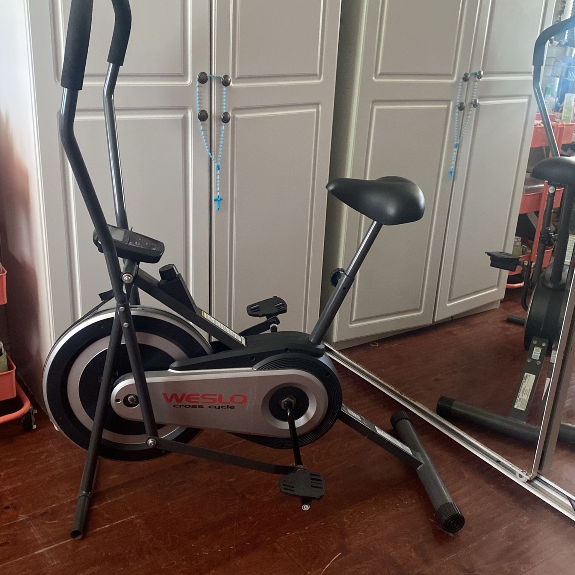 Weslo Cross Cycle Upright Exercise Bike