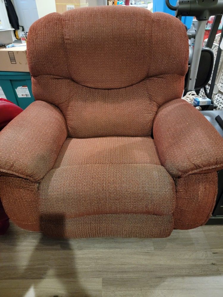 Set of 2 Big Man Lazy Boy Rocker/recliners Must Pickup