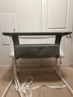 Baby Delight Beside Me™ Dreamer Bassinet – Organic Sage – Like New
