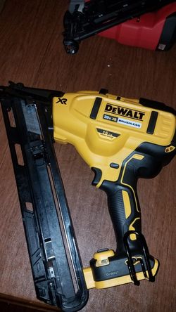 Dewalt 20v max XR 15g finish nailer tool only pistola de