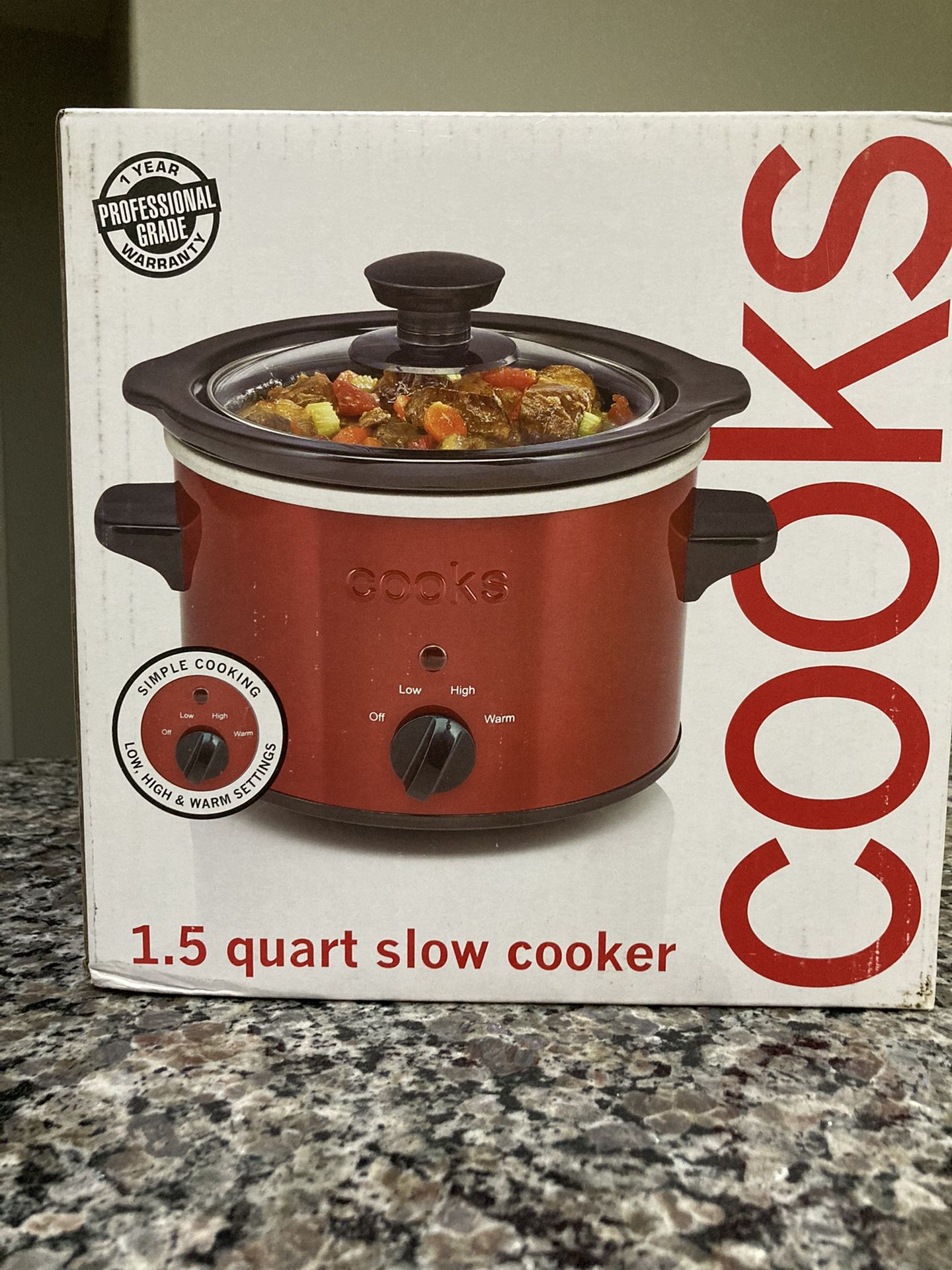 New 1.5qt slow cooker.