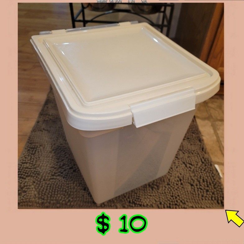 Container For Pet Food