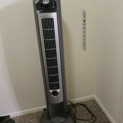 Standing Fan With Remote