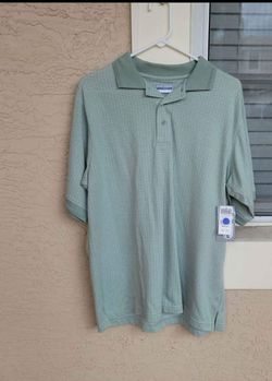 NEW with TAG...MEN'S SIZE MEDIUM SHORT SLEEVE CASUAL SHIRT  by WINDHAM POINTE...retails $24.99...selling $10