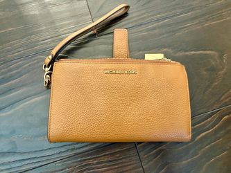 Michael Kors brown clutch