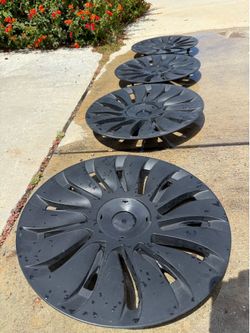 Tesla plastic wheel covers