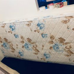 🎉🎉$125 each!!!-Thinner Twin mattresses. (USED NOT NEW) priced separately— Thinner twin mattresses -  I buy them and bringing them back to Yakima jus