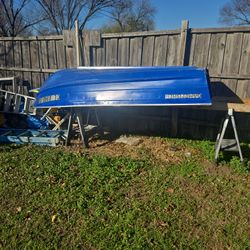 Bote  10 Ft  Viene Con Motor Troll Y Batería  Incluida 