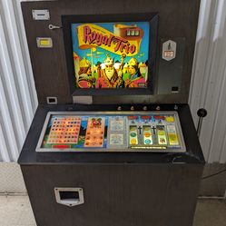 Vintage arcade slot machine