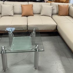 Elegant and Modern Sectional Sofa with Chaise 