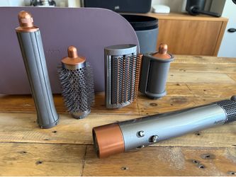 Dyson Airwrap - like new