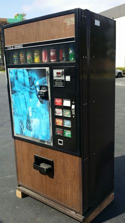 COMBO SODA AND SNACK VENDING MACHINES
