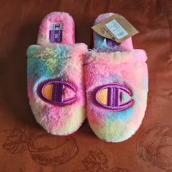 CHAMPS SLIPPERS