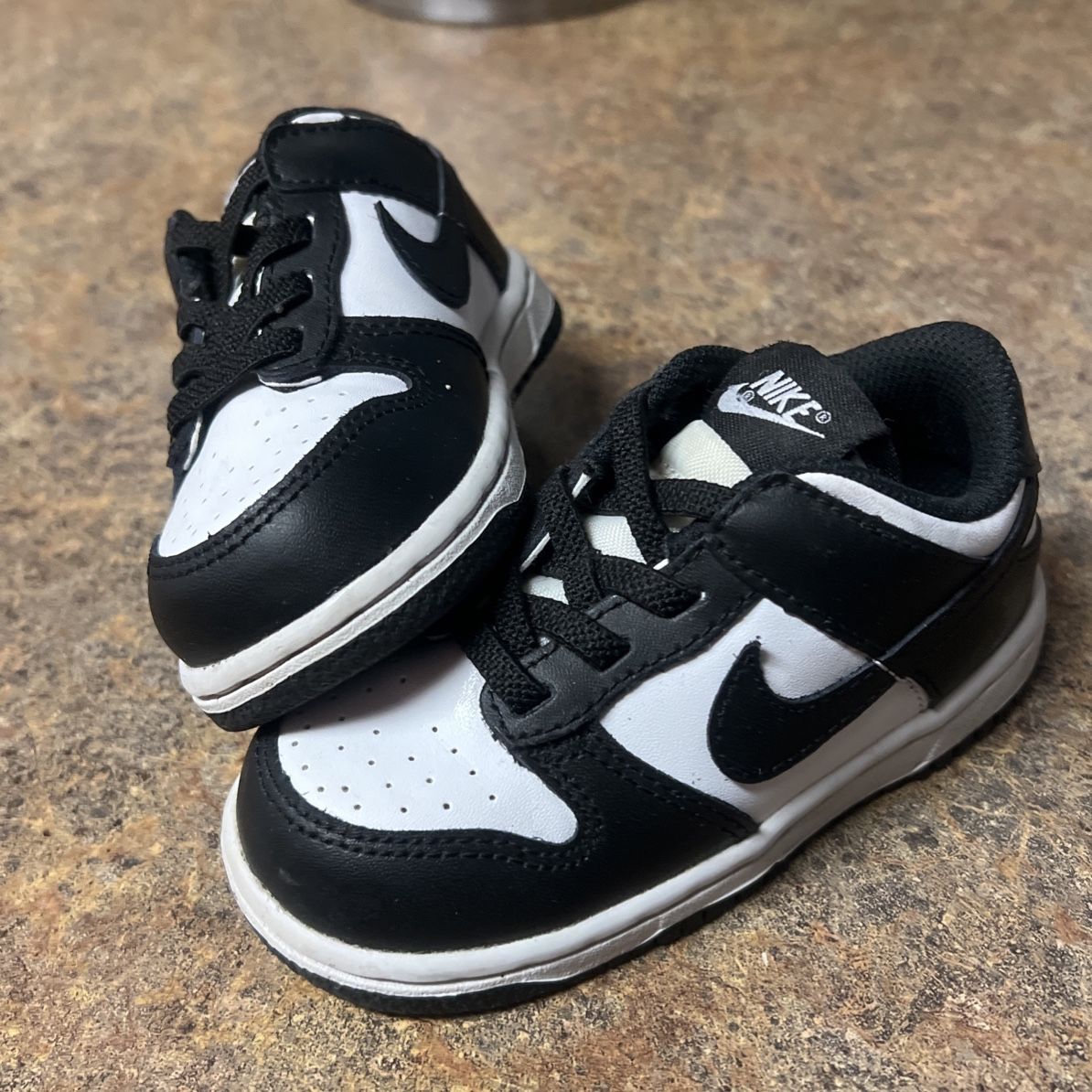 Nike Panda Dunks