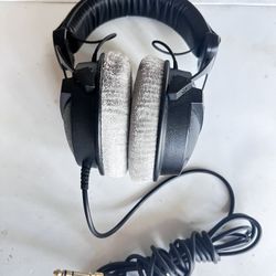 BEYER DT-770 Pro 80 Ohms Headphones