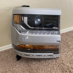 Factory OEM 2016-2018 Chevy Silverado 1500 Right Passenger Side Silver HID Xenon Headlight 