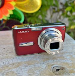 Panasonic Lumix DMC-FX07 Digital Camera