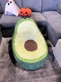 Avocado Lounge Chair