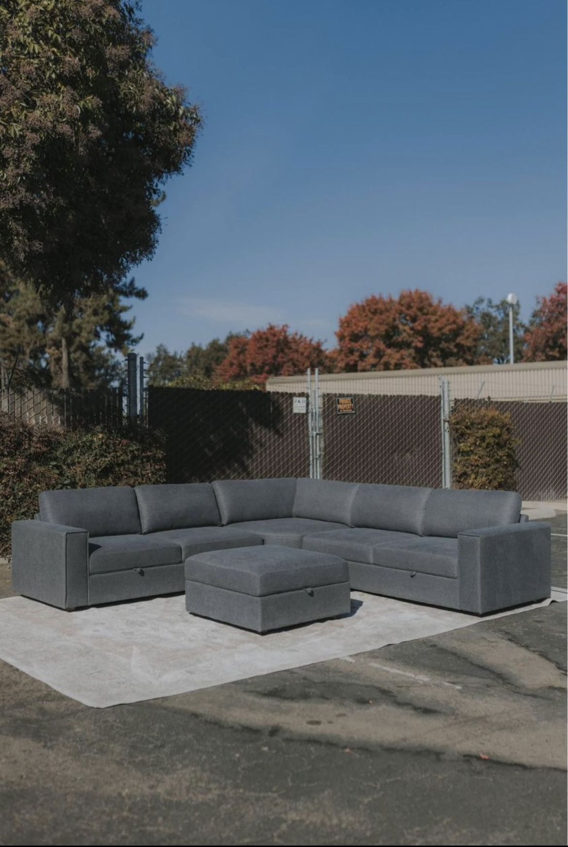 New Thomasville Bryden Sectional With Storage Seats & Ottoman *FREE DELIVERY🚚*