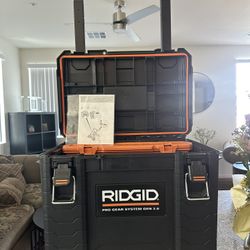 Rigid Rolling Tool Box 