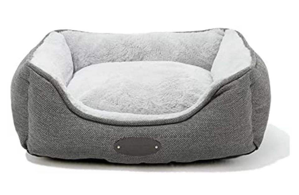 New! $35 New Dog Bed Large (34 x 25 x 9 inches)