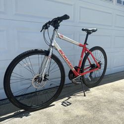 Schwinn Circuit Hybrid Bike - Medium Frame Good Condition 