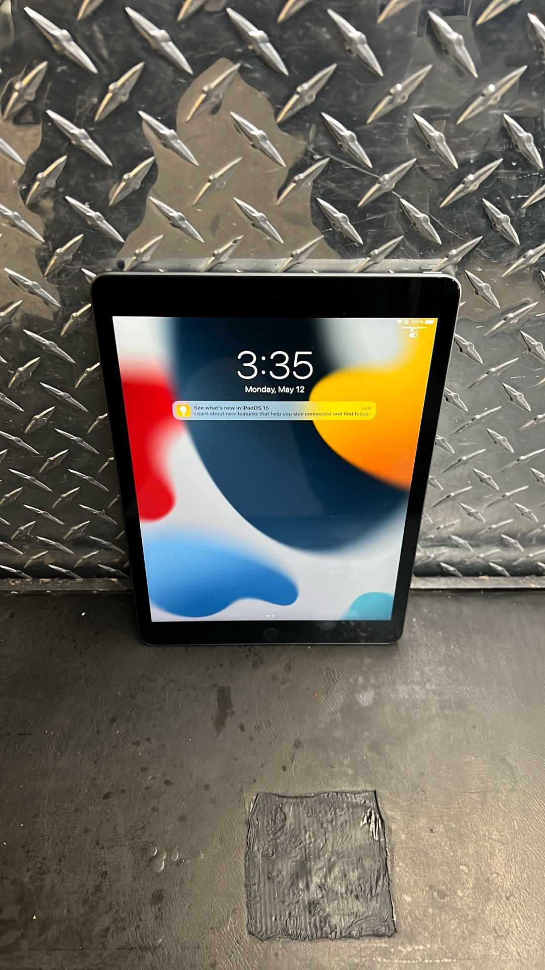 Apple iPad 9th Gen MK2K3LL/A A2602 64GB