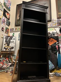Black  shelf 32in wide  6ft tall
