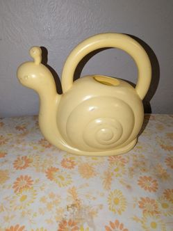 Snail watering can kids