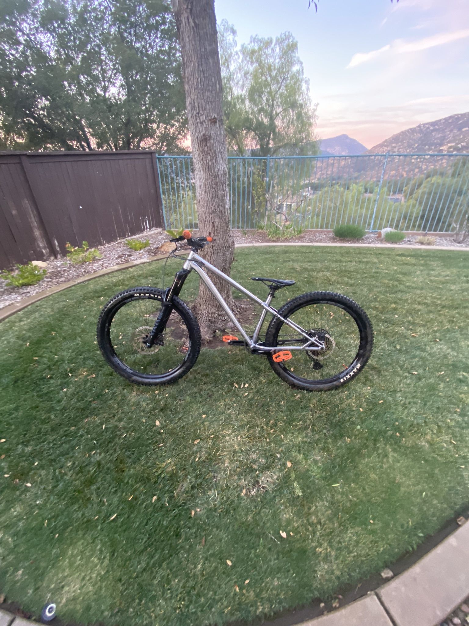 commencal, 29’inch,maxxis tires