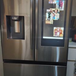Samsung Counter-Depth Mega Capacity 25-cu ft 3 -Door Smart Compatible French Door Refrigerator 