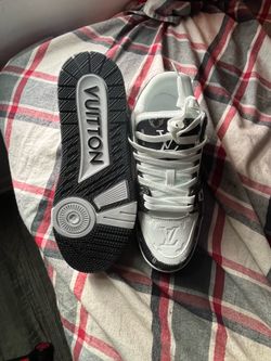 Black Louis  vuttions