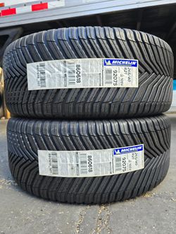 (2) 265 40 21 Michelin Tires