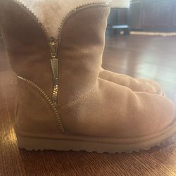 Ugg Boots in tan size 8