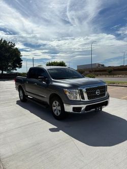 2018 Nissan Titan Crew Cab